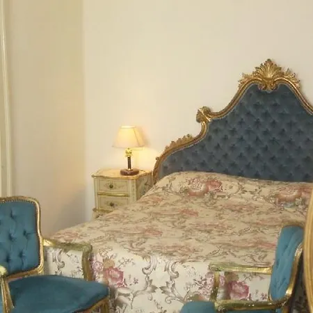 Hotell Byron 3*
